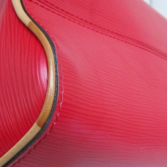 100% AUTHENTIC LOUIS VUITTON DOC EPI LEATHER PM HANDBAG (RETAIL 💲2,960) - Picture 13 of 16